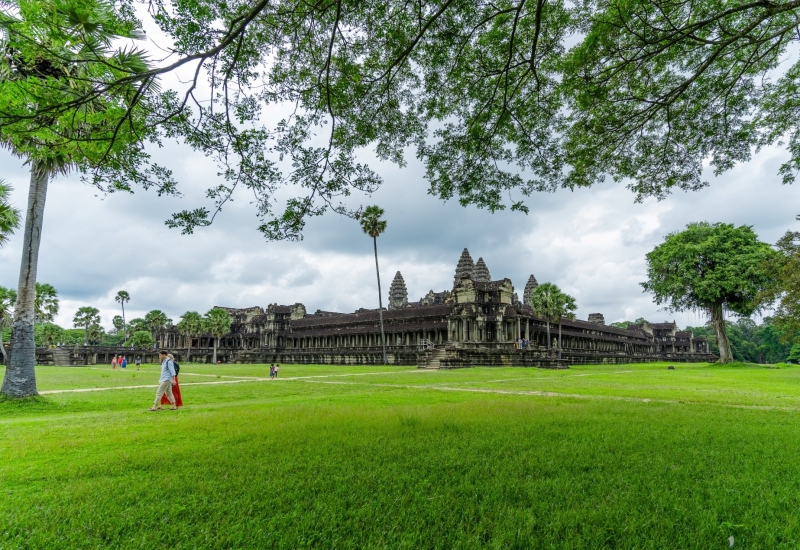 Luxury Angkor temples tour