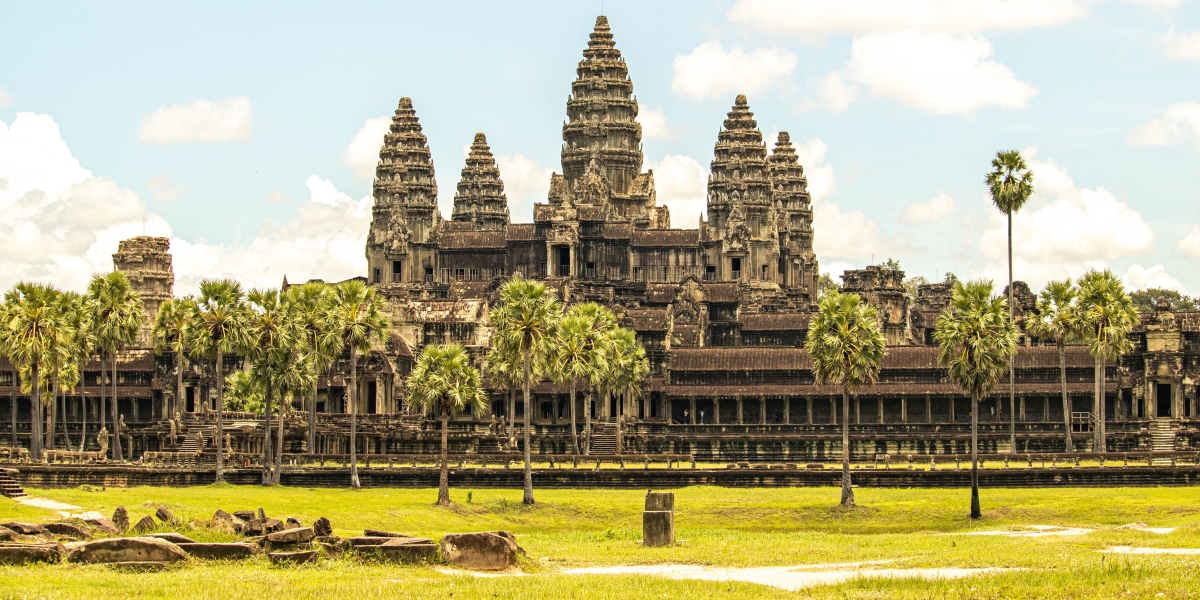 Luxury Angkor temples tour